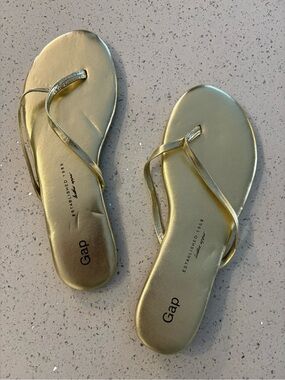GAP Metallic Gold Leather Thin Strap Women's Sandals - size 8/39 *NWT